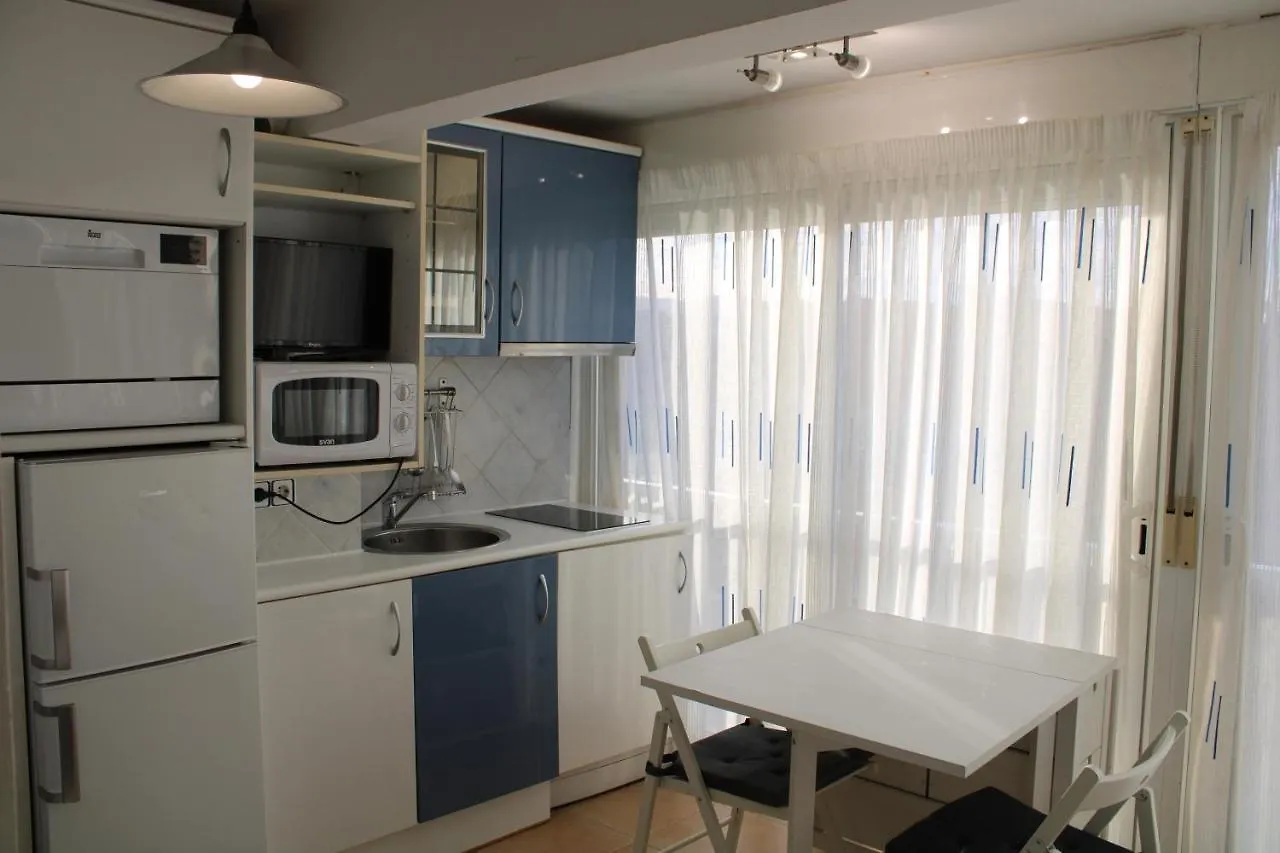 Appartement Estudio Primera Linea De Mar Con Piscina Y Parking à Castell-Castell-Platja d'Aro
